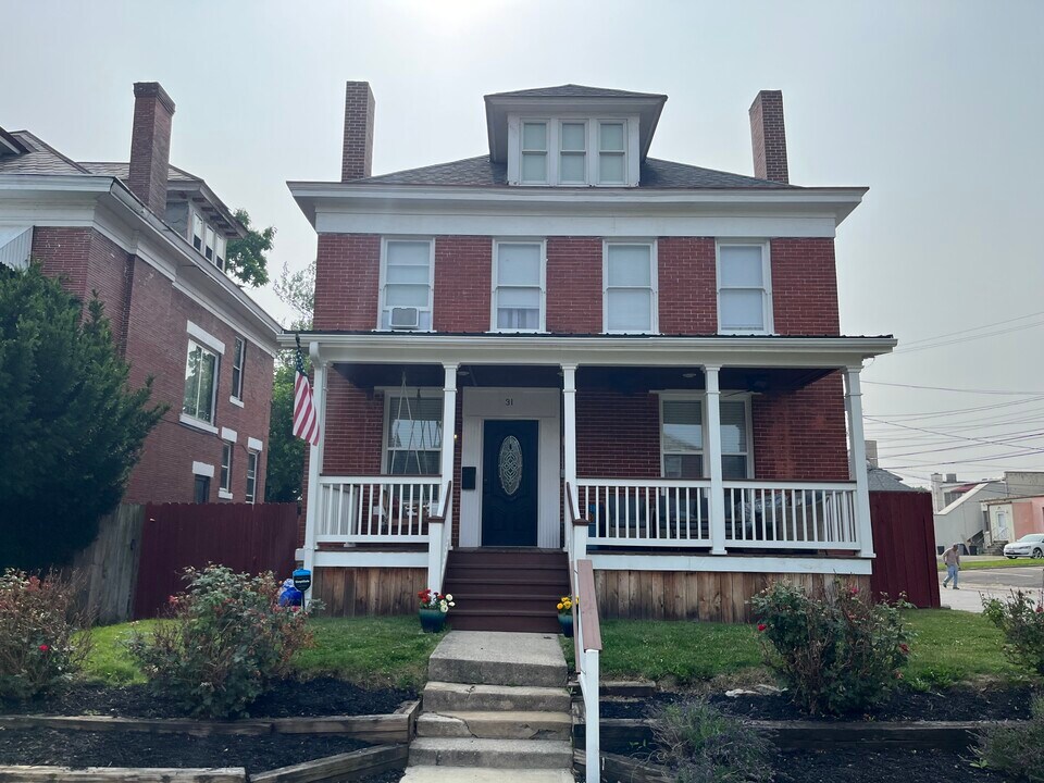 31 Sherman Ave in Columbus, OH - Foto de edificio