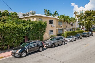 8th Street Apartments in Miami Beach, FL - Building Photo - Building Photo