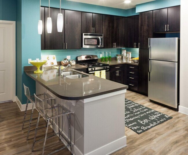 5945 Linda Vista Rd in San Diego, CA - Building Photo - Building Photo