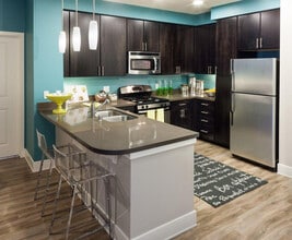 5945 Linda Vista Rd in San Diego, CA - Building Photo - Building Photo