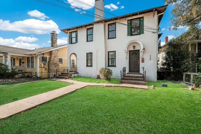 226 E Huisache Ave in San Antonio, TX - Building Photo - Building Photo