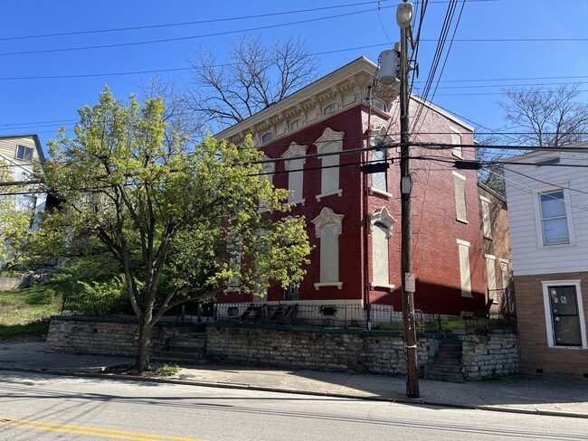 650 W McMicken Ave in Cincinnati, OH - Building Photo - Building Photo