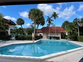 9456 SW 77th Ave, Unit T4 in Miami, FL - Building Photo - Building Photo