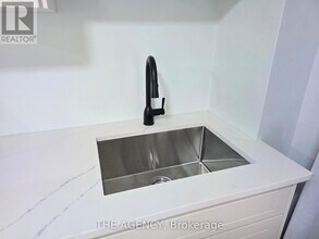 139 Cinrickbar Dr in Toronto, ON - Building Photo - Building Photo