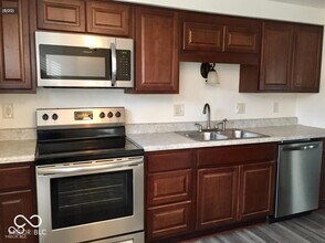 7717 Cambridge Dr in Fishers, IN - Building Photo - Building Photo