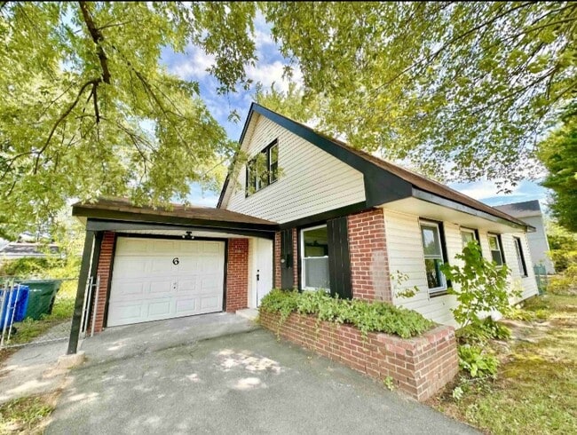property at 6 Spindletop Ln