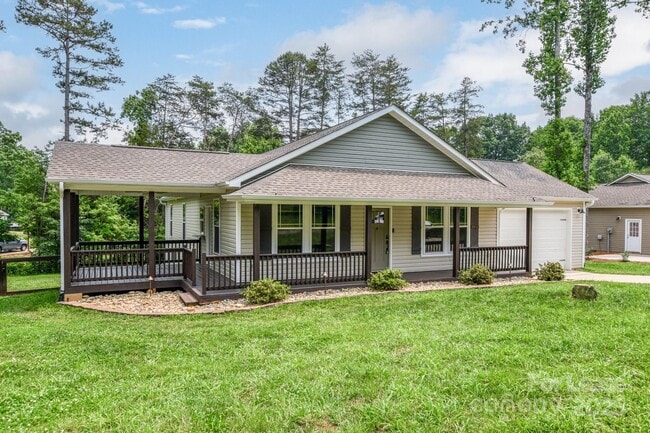 6835 Ingleside Dr in Sherrills Ford, NC - Building Photo - Building Photo