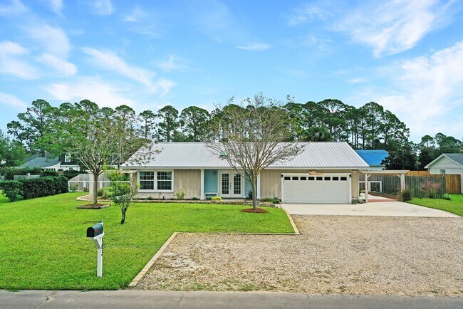 103 Mimosa Ave in Port St. Joe, FL - Building Photo - Building Photo