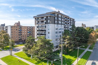 4866 Bathurst Street Apartments in Toronto, ON - Building Photo - Building Photo