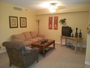 275 Palm Ave-Unit -A106 in Jupiter, FL - Building Photo - Building Photo