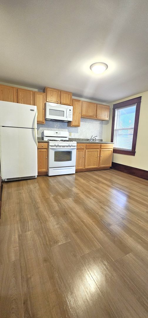 135 N Champlain St, Unit 135 North Champlain St #1 in Burlington, VT - Building Photo - Building Photo