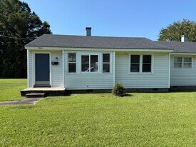 2261 Onslow Dr in Jacksonville, NC - Building Photo