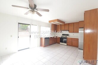 10363 Penrod Ln in San Diego, CA - Building Photo - Building Photo