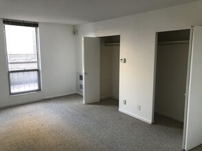 77 Pond Ave, Unit 203 in Brookline, MA - Building Photo - Building Photo