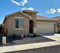 4256 Crowned Eagle Loop NE in Rio Rancho, NM - Building Photo