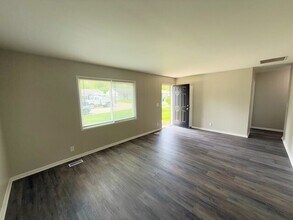 8504 E 42nd Pl in Indianapolis, IN - Building Photo - Building Photo