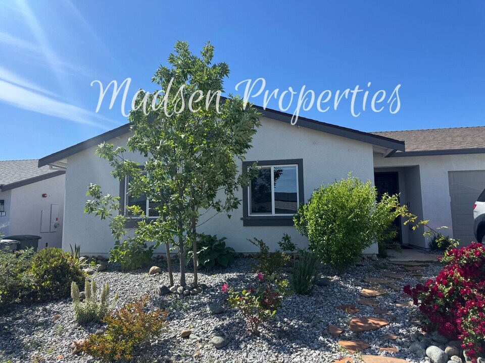 61 Magnesio St in Oroville, CA - Building Photo