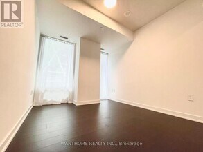 238 Simcoe St in Toronto, ON - Building Photo - Building Photo