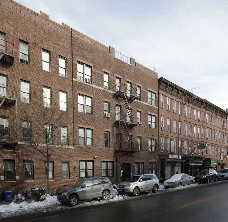 115 Greenpoint Ave in Brooklyn, NY - Building Photo