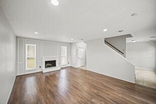 10814 Sugar Hill Dr in Houston, TX - Building Photo