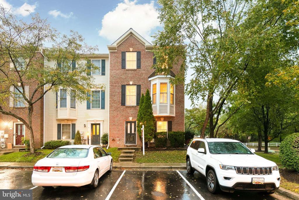 2 Millhaven Ct in Edgewater, MD - Building Photo