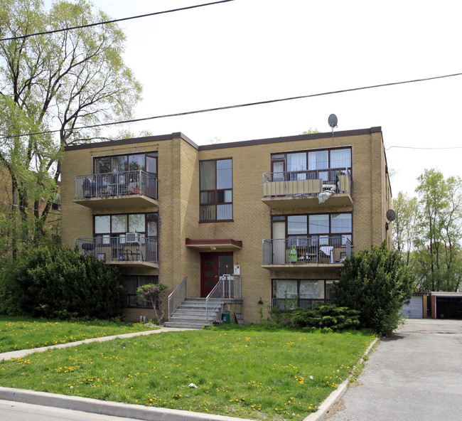 29 Fraserwood Ave in Toronto, ON - Building Photo - Primary Photo