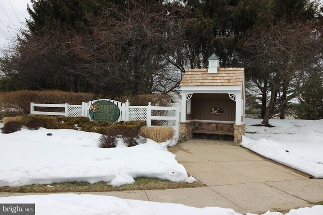 property at 1004 Julian Dr W