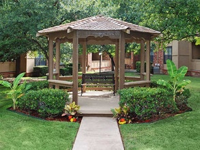 Wellington Place Apartments in San Angelo, TX - Foto de edificio - Building Photo