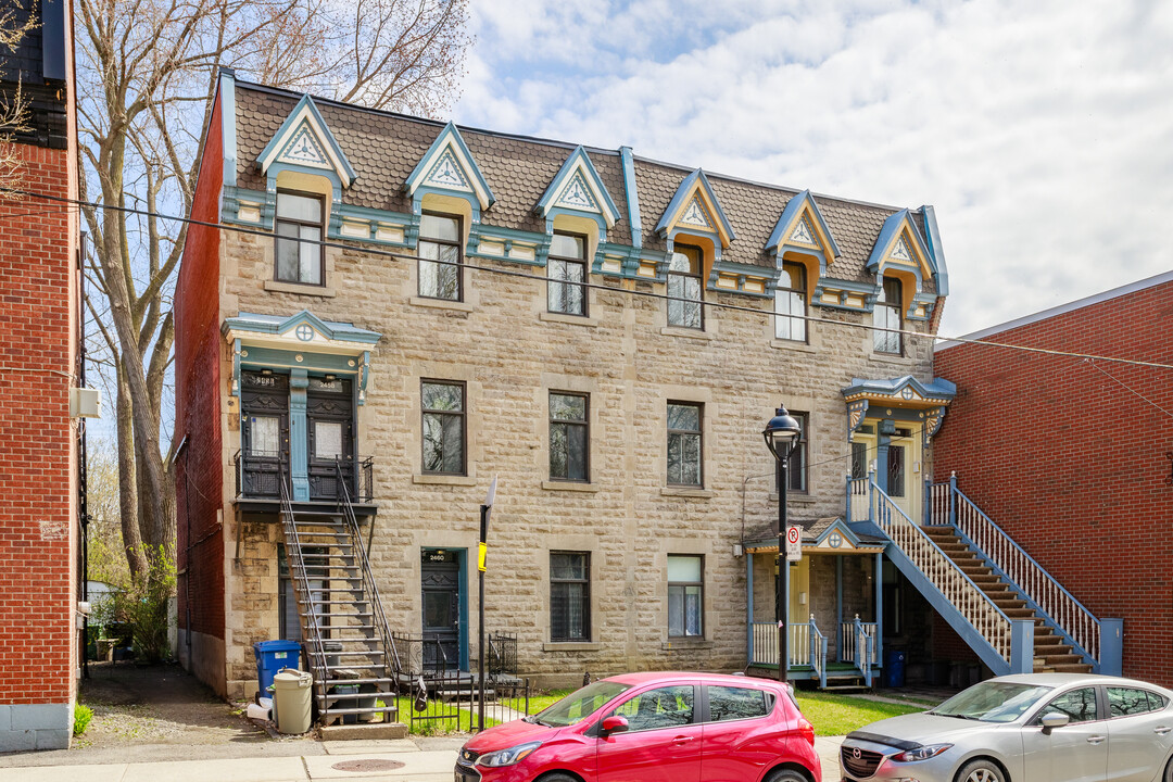 2462 Mullins St in Montréal, QC - Building Photo