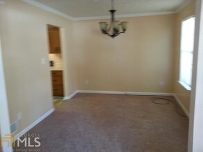 5730 N Castlegate Dr-Unit -B in Atlanta, GA - Building Photo - Building Photo