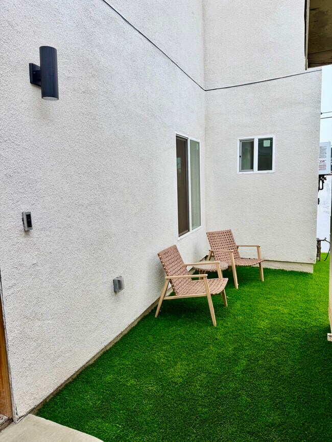 2681 Pomeroy Ave in Los Angeles, CA - Foto de edificio - Building Photo