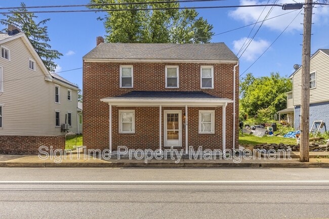 property at 106 Potomac St