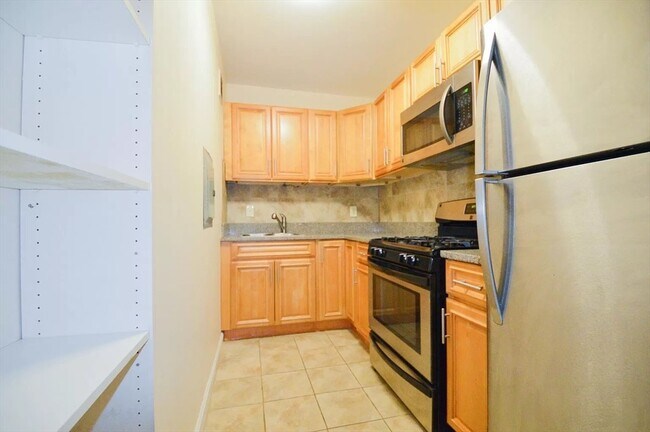 28 Juniper St in Brookline, MA - Building Photo - Building Photo