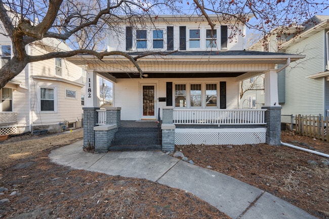 1182 25th St in Moline, IL - Building Photo - Building Photo