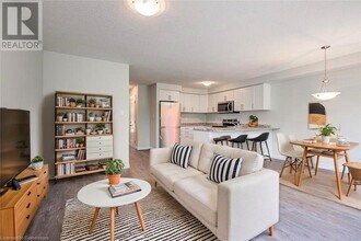 93 Highman Ave in Cambridge, ON - Building Photo - Building Photo