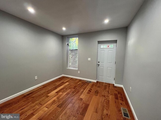 220 N Montford Ave in Baltimore, MD - Building Photo - Building Photo
