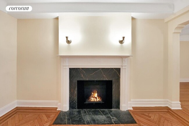 210 E 68th St in New York, NY - Foto de edificio - Building Photo