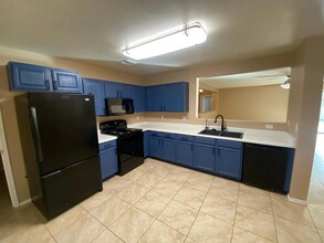 9324 N Red Diamond Ave in Tucson, AZ - Building Photo - Building Photo