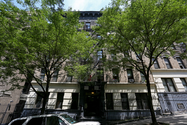 617 W 144th St in New York, NY - Foto de edificio - Building Photo