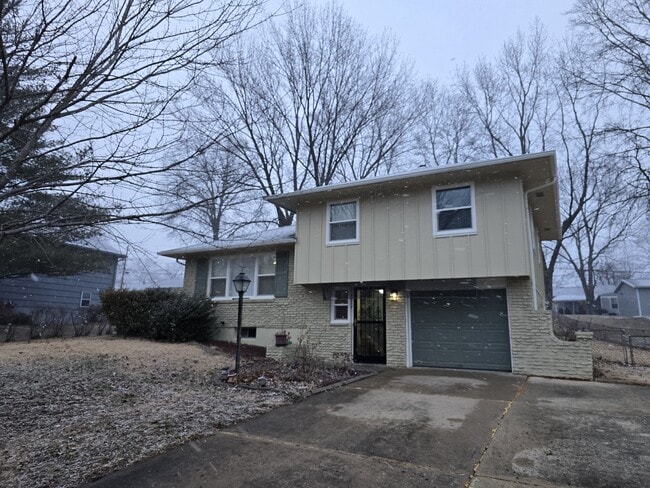 property at 7517 N Lydia Ave