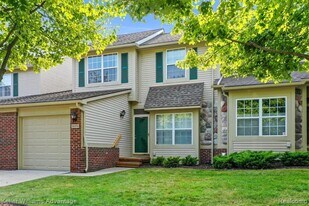 31173 Livingston Dr in Novi, MI - Building Photo