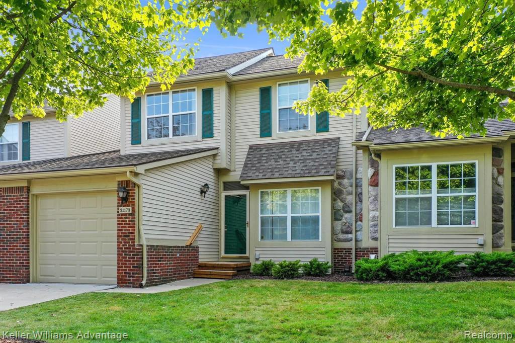 31173 Livingston Dr in Novi, MI - Building Photo