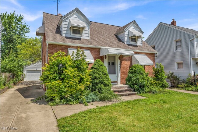 13207 Grannis Rd in Garfield Heights, OH - Building Photo - Building Photo