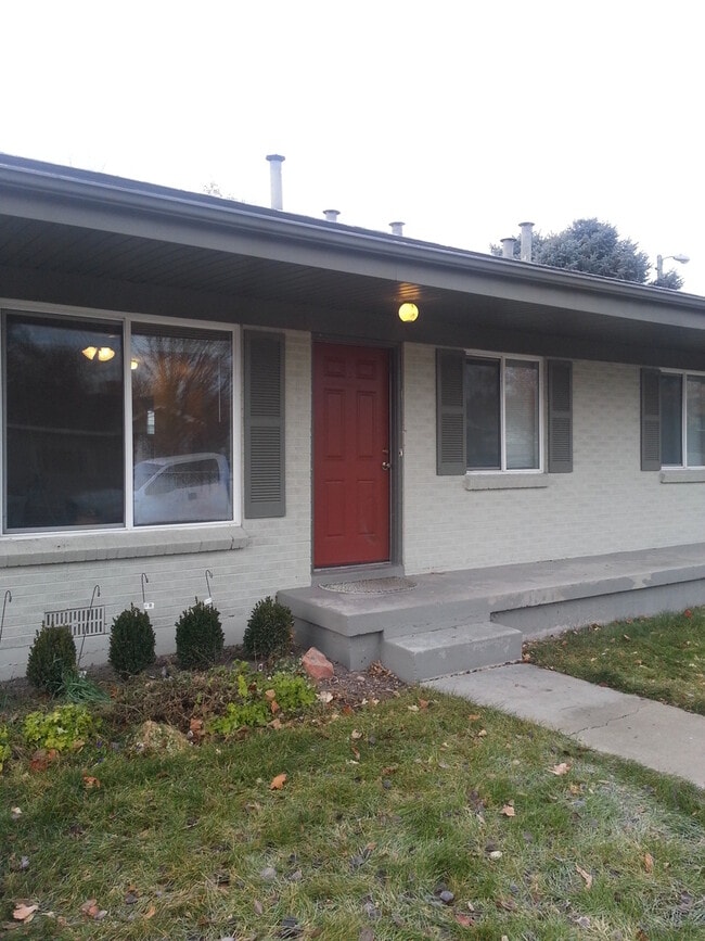 property at 408-410-410 E Granite Ave