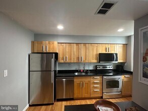 314 V St NE in Washington, DC - Foto de edificio - Building Photo