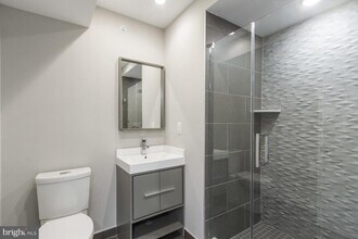 712 S Sartain St in Philadelphia, PA - Building Photo - Building Photo