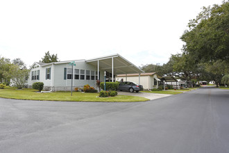 Arbor Oaks in Zephyrhills, FL - Foto de edificio - Building Photo