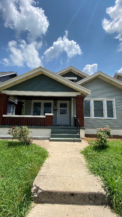 1210 Carlisle Ave in Dayton, OH - Foto de edificio