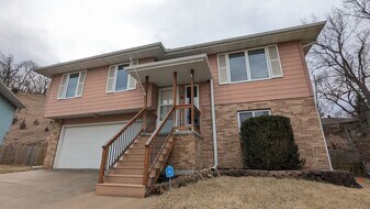 27 Ellis Cir in Council Bluffs, IA - Building Photo