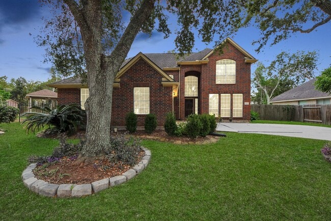 property at 1607 Parkview Ln